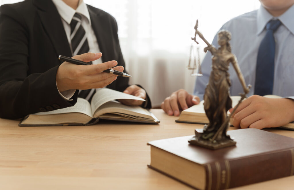 What to Look for in a Personal Injury Lawyer’s Free Consultation